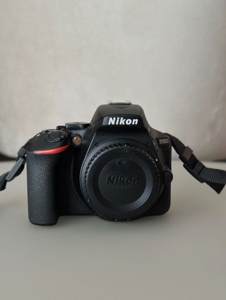 Nikon D5600 DSLR Camera + 18-55 mm + 50 mm f/1.8 Lens | Excellent Condition 