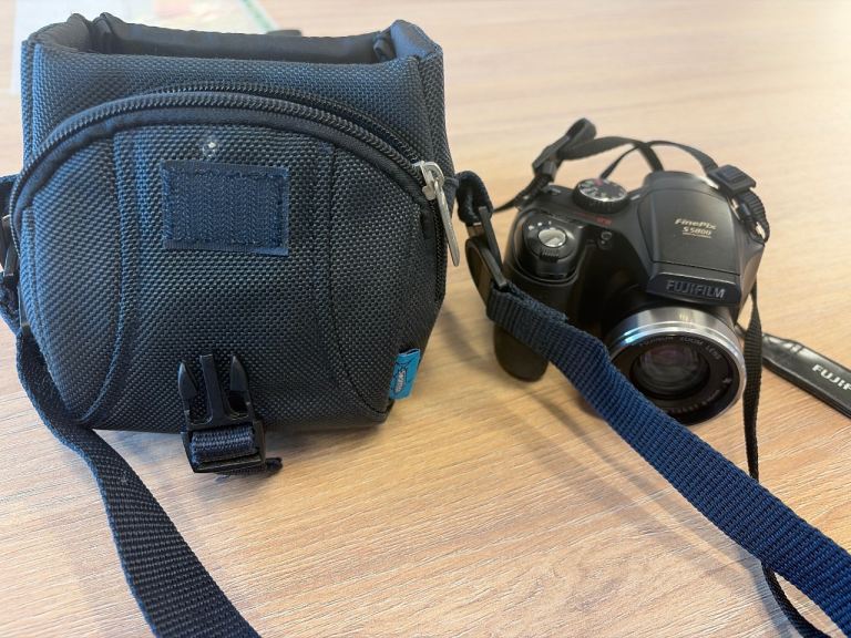 Fujifilm FinePix S2980 Digital Camera with Case
