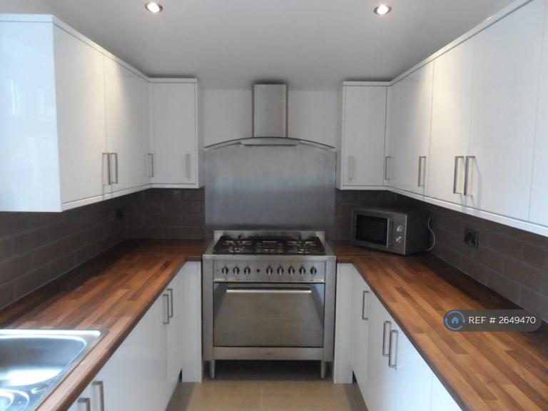 6 bedroom house in Hibbert Street, Manchester, M14 (6 bed) (#2649470)