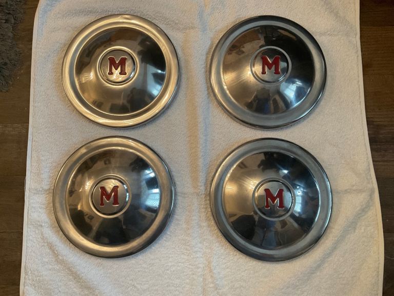 Morris Minor traveller 1000 Set Of 4 Hub Caps