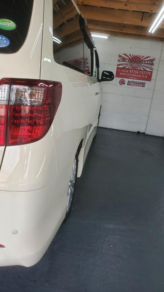 Toyota Alphard 2.4 petrol auto 7 seats sunroofs fresh japanese import 2012