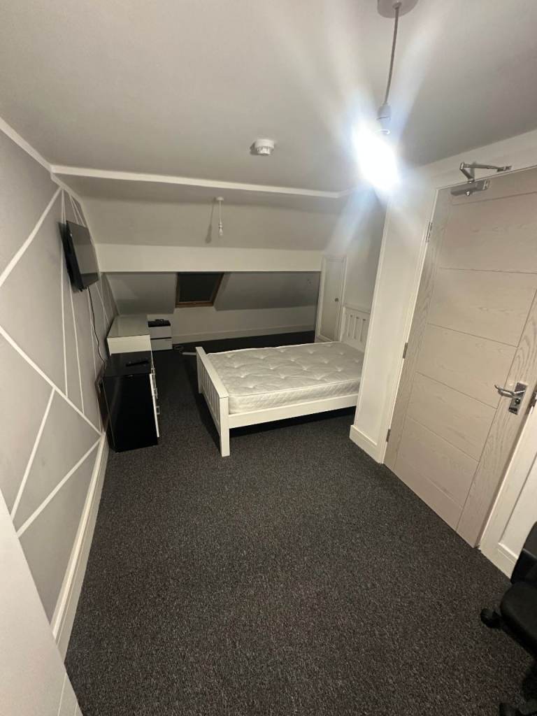 NICE & CHEAPS ROOMS FOR THOSE ON DSS!!!