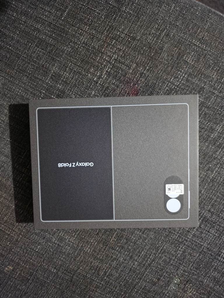 Samsung Galaxy Z Fold 8 brand new in box 256 gb graphite 