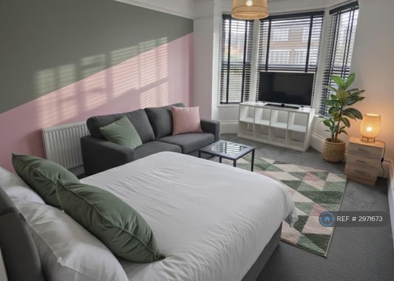 1 bedroom in College Road, Southampton, SO19 (#2971673)