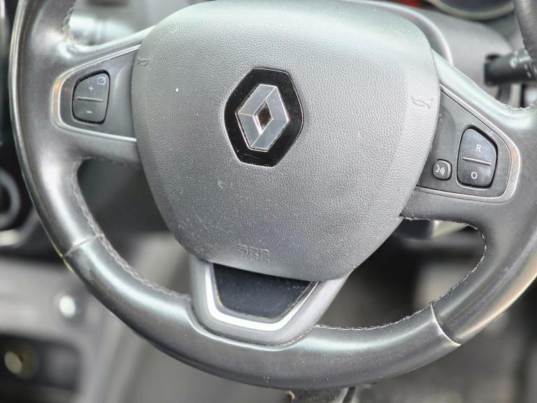 2016 Renault Captur 1.2 TCe ENERGY Dynamique Nav Auto Euro 6 (s/s) 5dr HATCHBACK Petrol Automatic