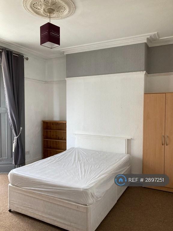 1 bedroom in Brynmill Avenue, Brynmill, Swansea, SA2 (#2897251)