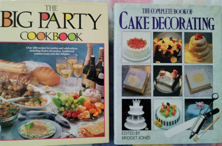 The big party cookbook. Book of cake decoration