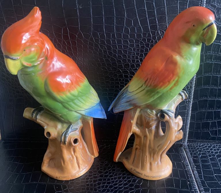 Porcelain parrots 