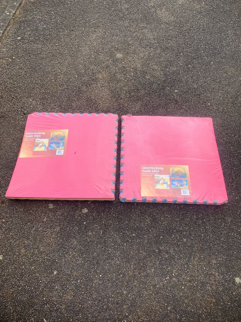 Interlocking foam tiles 