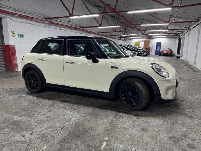 2015 MINI Hatch 1.5 Cooper 5dr HATCHBACK PETROL Manual