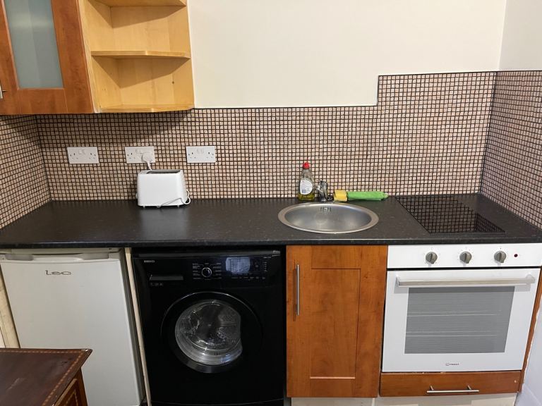 STUDIO FLAT TO RENT / All Bills Included / WF1 / Furnished / For Let / Wakefield