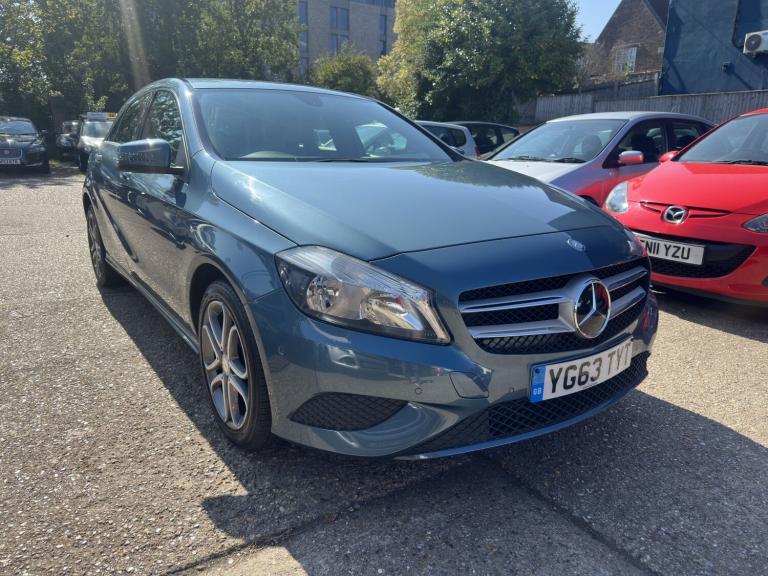 MERCEDES-BENZ A CLASS 1.6 A180 Sport 2013