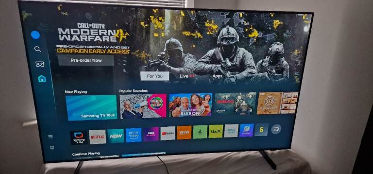 Samsung 70" 4k smart tv _ can deliver