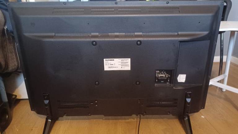 FREE DELIVERY excellent 43 TELEFUNKEN LED full HDTV 1080p freeveiw channels inbuilt 