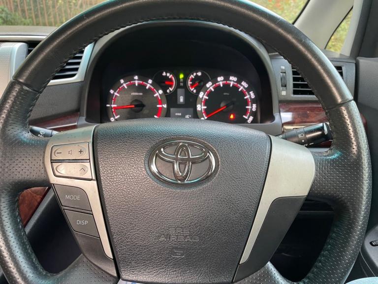TOYOTA ALPHARD 2.4 2012