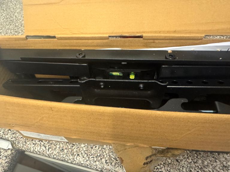 Full motion tv wall mount