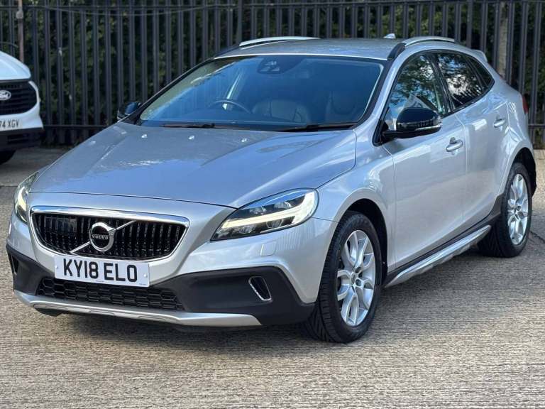 2018 Volvo V40 D3 [4 Cyl 150] Cross Country Pro 5dr HATCHBACK DIESEL Manual