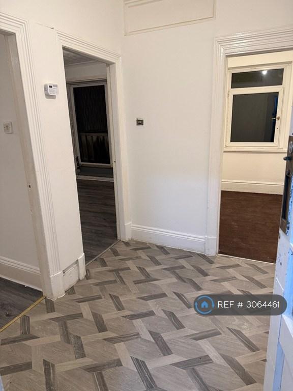 2 bedroom flat in Gladstone St, Abertillery, NP13 (2 bed) (#3064461)