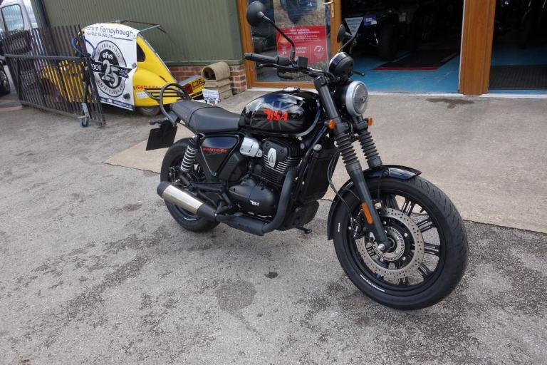 BSA Bantam 350 Roadster/Retro Petrol Manual Euro 5 (29 ps) 2026/75