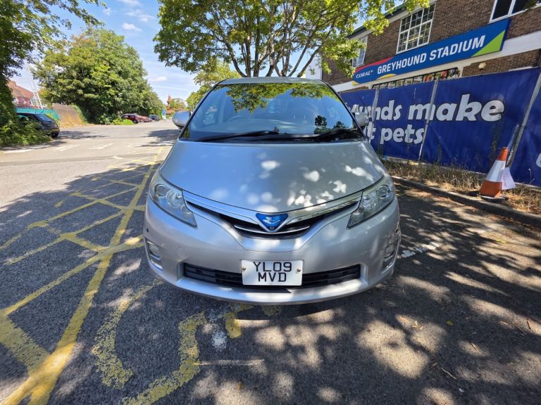 Toyota Estima hybrid 