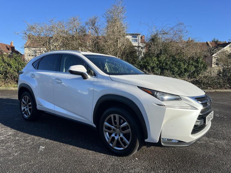 LEXUS NX 2.5 300h Luxury 2016