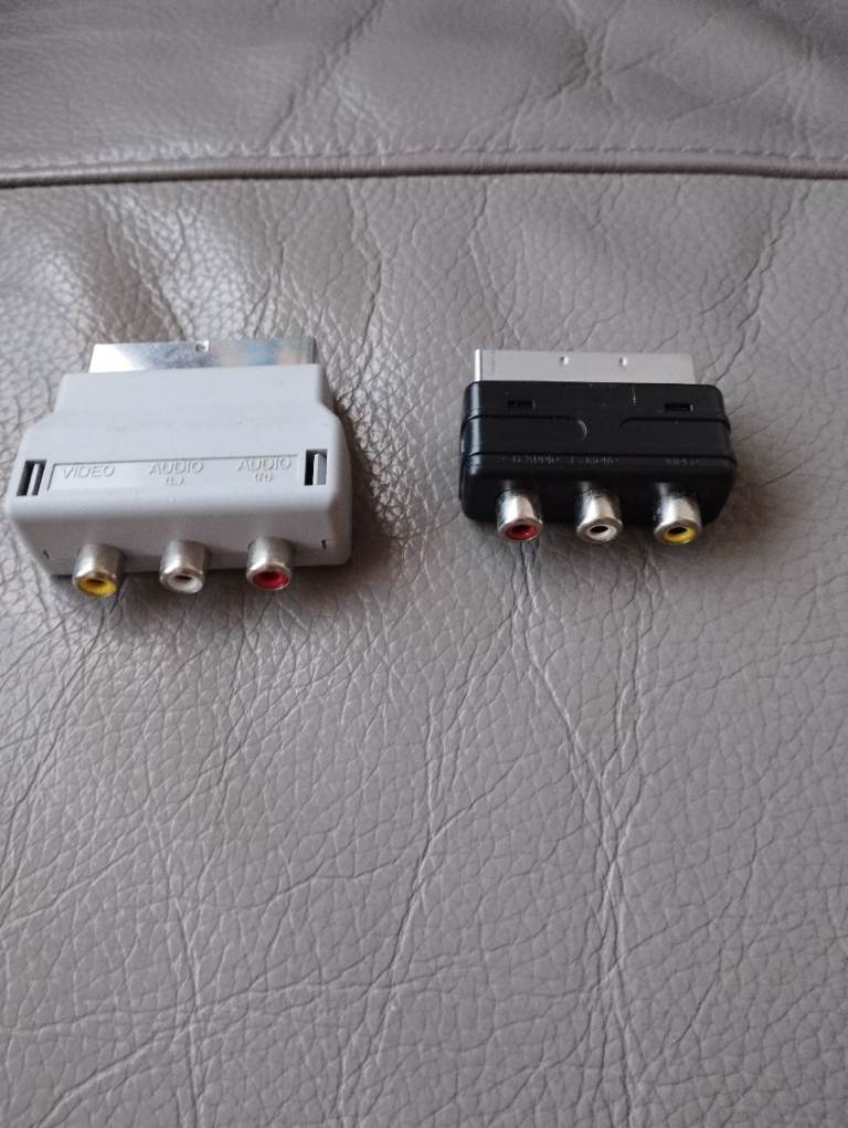 Scart 7 + 8 pin to RCA L + R + video adaptors