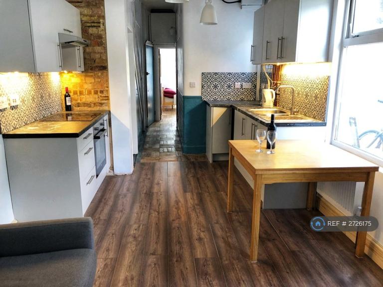 2 bedroom flat in South Esk Road, London, E7 (2 bed) (#2726175)