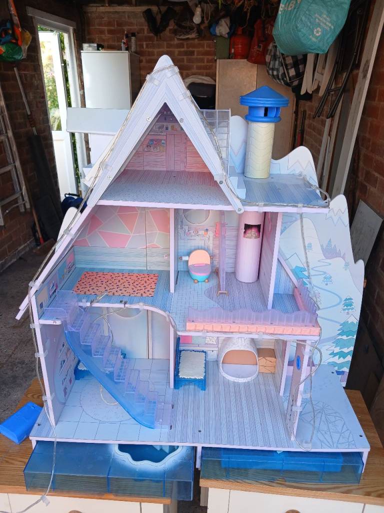 LOL Alpine ski chalet