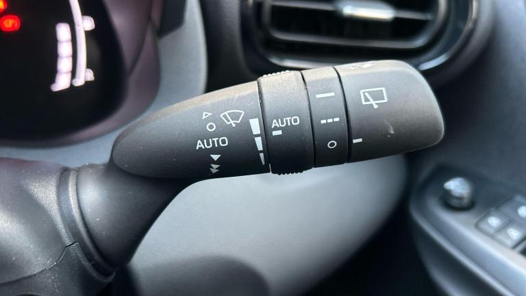  Toyota Yaris Cross 1.5 VVT-h Design SUV 5dr Petrol Hybrid E-CVT Euro 6 (s/s) (116 ps) Petrol/Ele...