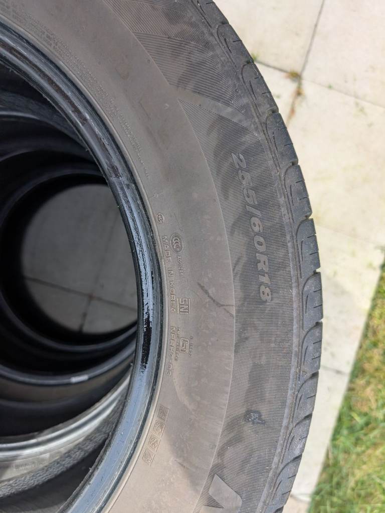 Set of 4x 255/60 R18 Car Tyres – Amarok