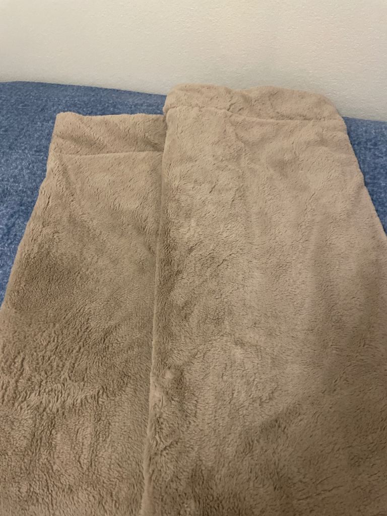 2 cosy throws 