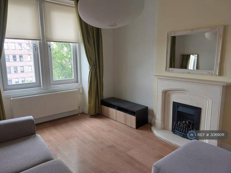 2 bedroom flat in Edinburgh, Edinburgh, EH8 (2 bed) (#3069011)