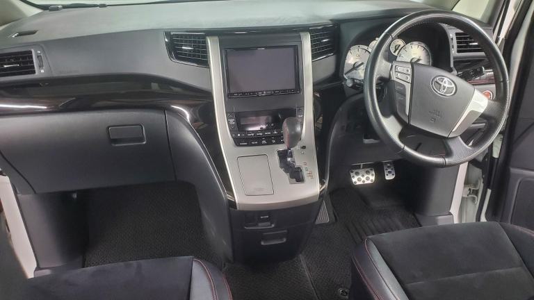 Toyota vellfire GS 2.4 auto japanese import 45k mile 4.5 grade 2014 