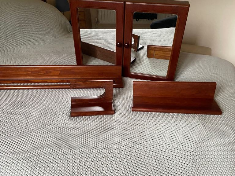 Miller bathroom wall cabinet plus accessories 