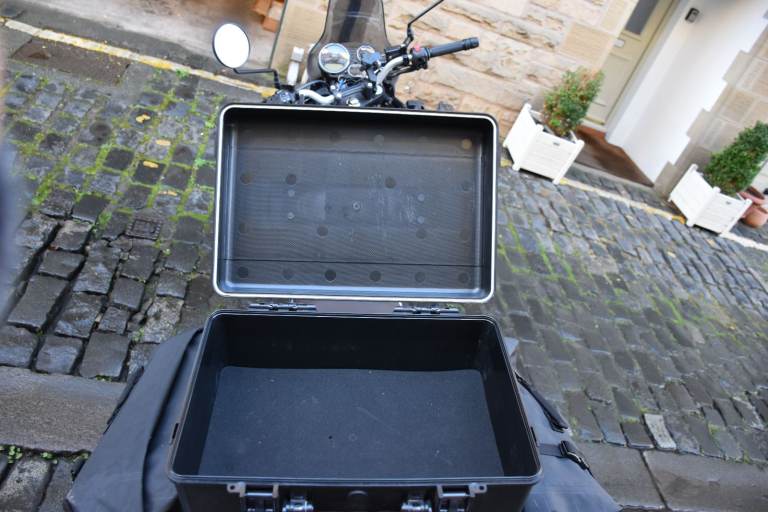 Royal Enfield, HIMALAYAN, 2024, 411 (cc), still under RE warranty & RSA,  offers considered