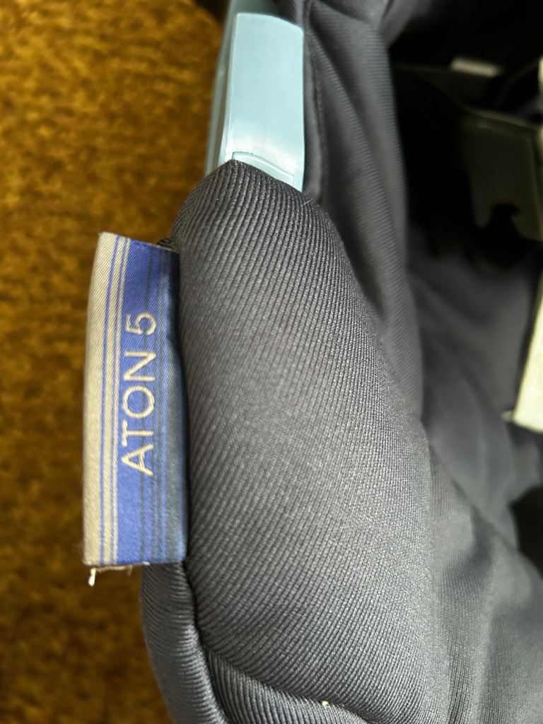 Reduced - Cybex Aton 5 Car Seat and Base (includes isofix clips)