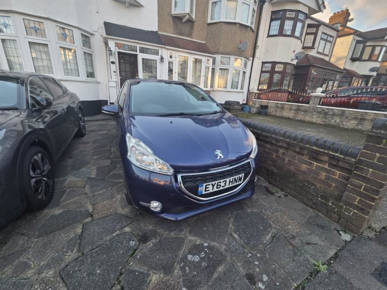 image for Peugeot 208 Active 1L 2013 