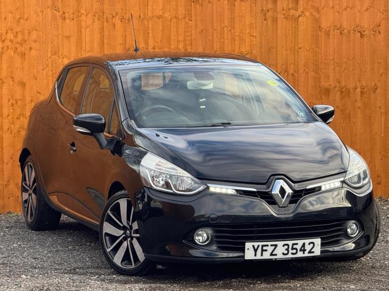image for 2015 Renault Clio 1.5 dCi 90 Dynamique S Nav 5dr HATCHBACK DIESEL Manual