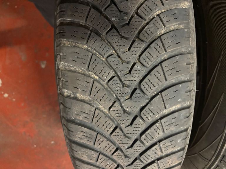 Skoda Alloy wheels with winter tyres 