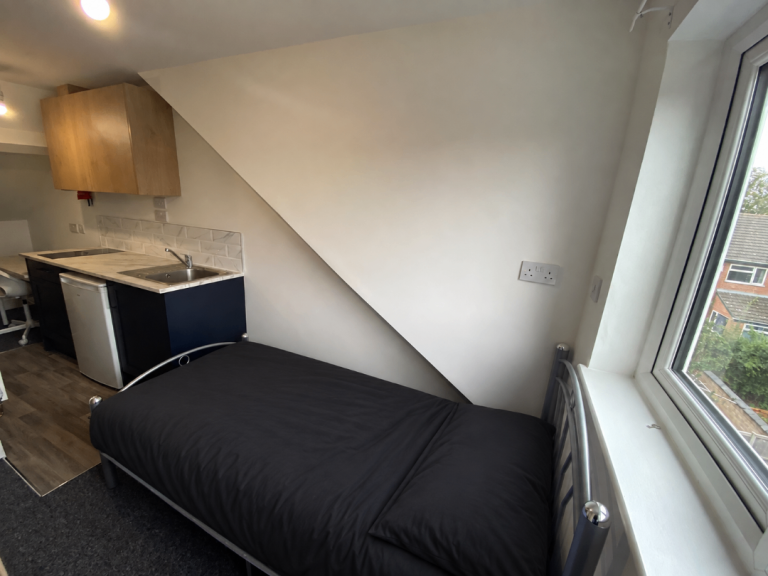 Furnished Room To Rent - Near Uni of Nottingham/QMC | Bills Included | UC/Housing Benefit Considered