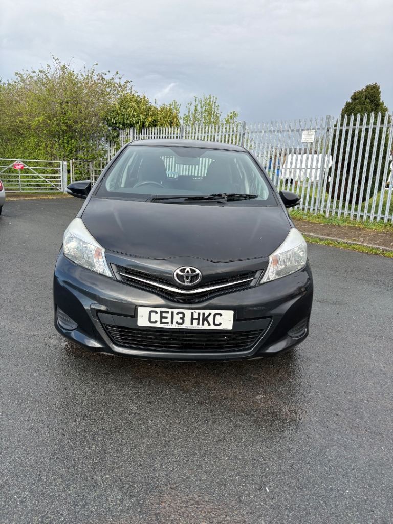 Toyota, YARIS, Hatchback, 2013, Semi-Auto, 1329 (cc), 5 doors
