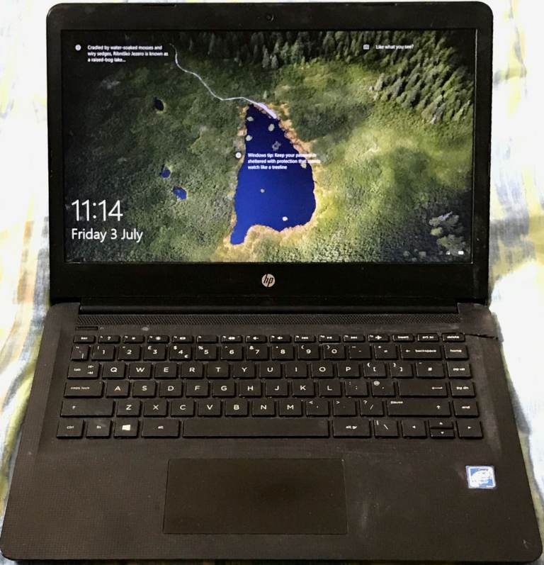 HP 14-BP 'Netbook' - 4GB - 1.6GHz Celeron - 14" - 64GB - Windows 10 - Charger