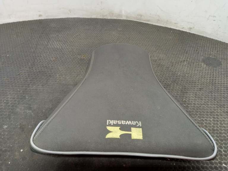 Kawasaki Zr 750 Seat 2004-2016 530660042ma