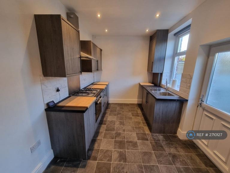 2 bedroom house in Platt Fold Street, Leigh, WN7 (2 bed) (#2710127)