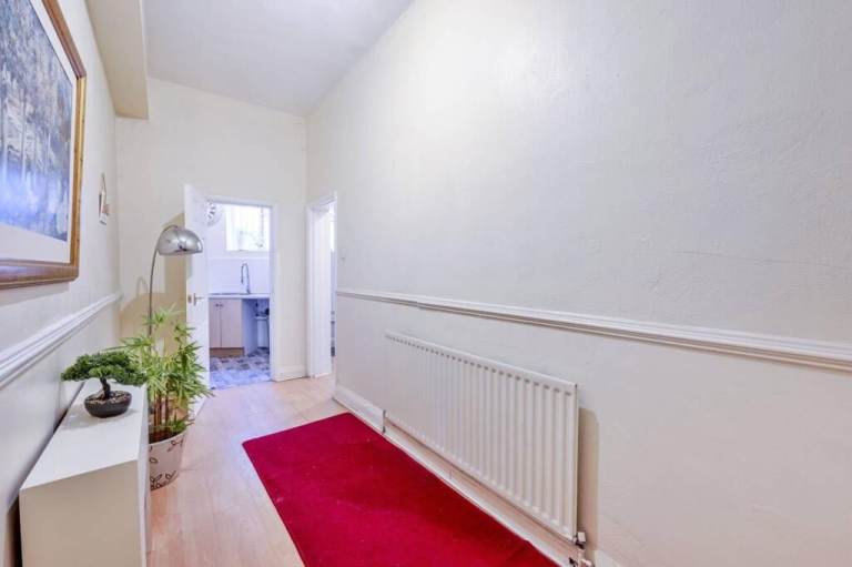 Zone 1 stroll to River Thames 1 Bed flat 