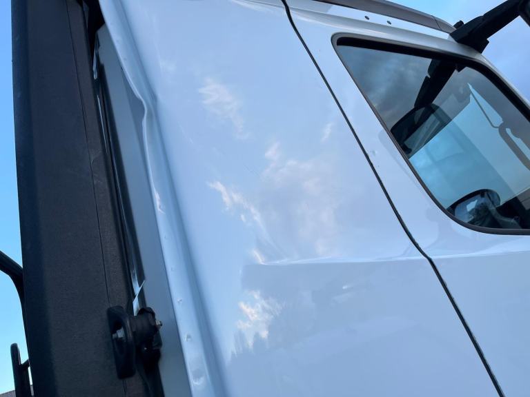 Mercedes-Benz Arocs 8x4 tipper grab only 167000 km