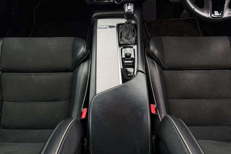 2019 Volvo V90 2.0 T4 R DESIGN Pro 5dr Geartronic Estate PETROL Automatic