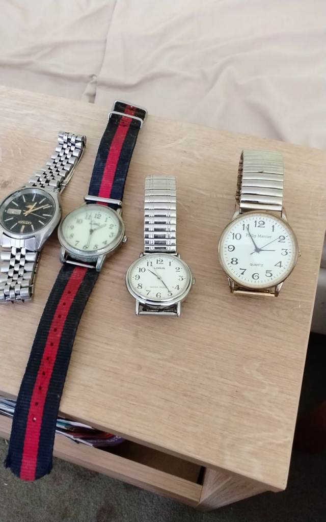 Set of 4 watches, needs repairing 