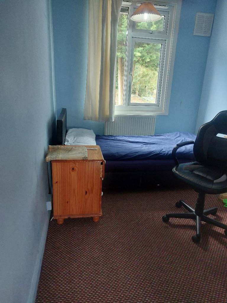 Single room to rent near twon center