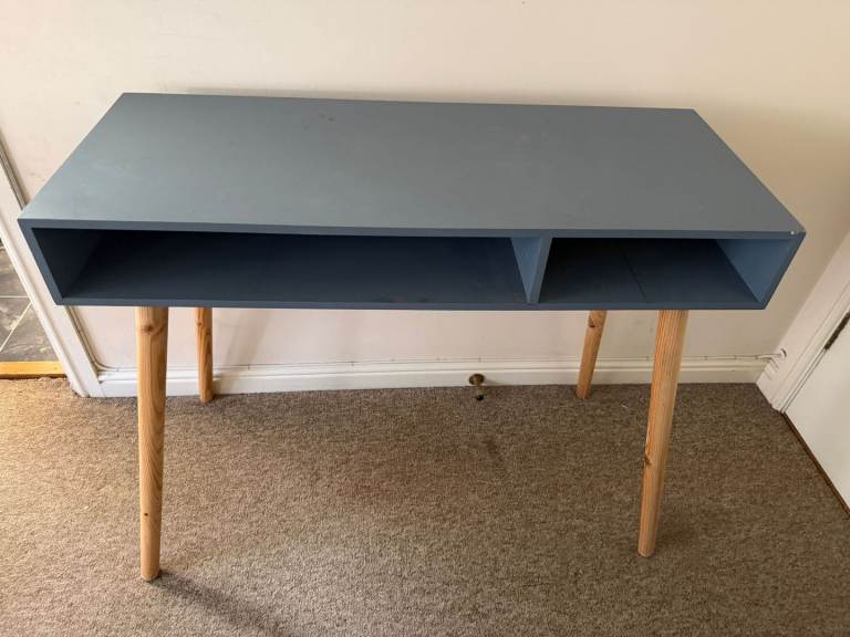 Stylish Mid-Century Style Console Table/Desk